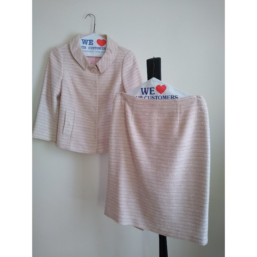 WORTH women's Pink/silver color Suite (Blazer and skirt) 3/4 sleeves Size 8